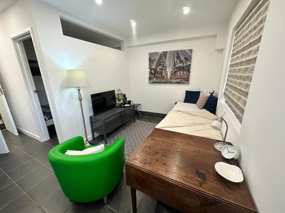 Modern Flat In Central Egham By Windsor Castle, Staines-Upon-Thames And Heathrow Airport Exterior foto