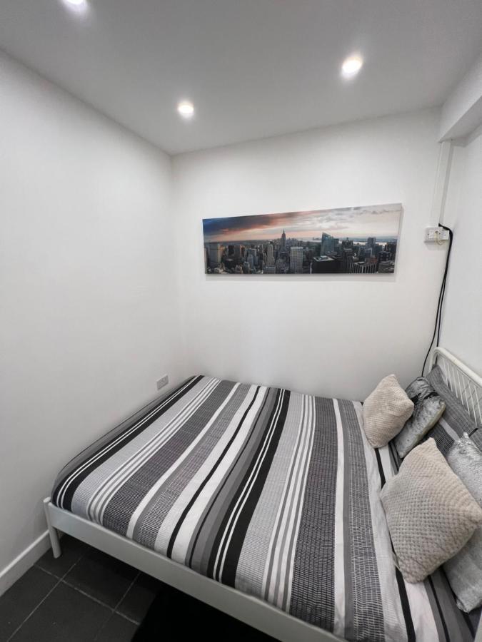 Modern Flat In Central Egham By Windsor Castle, Staines-Upon-Thames And Heathrow Airport Exterior foto